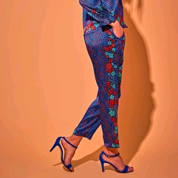 Tucker Julia Baroque Floral in Midnight in Silk Stretch Charmeuse - Picture 2 of 3